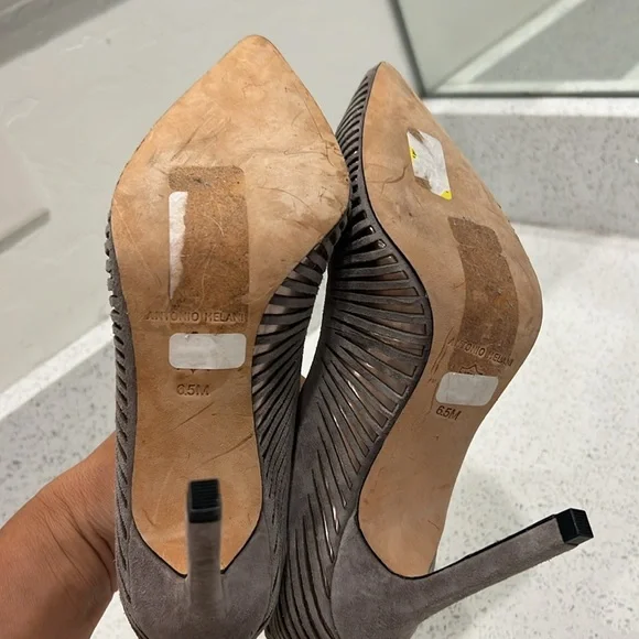 Antonio Melani Gray Suede Heels - Never Worn - Size 6.5 - Picture 4 of 5